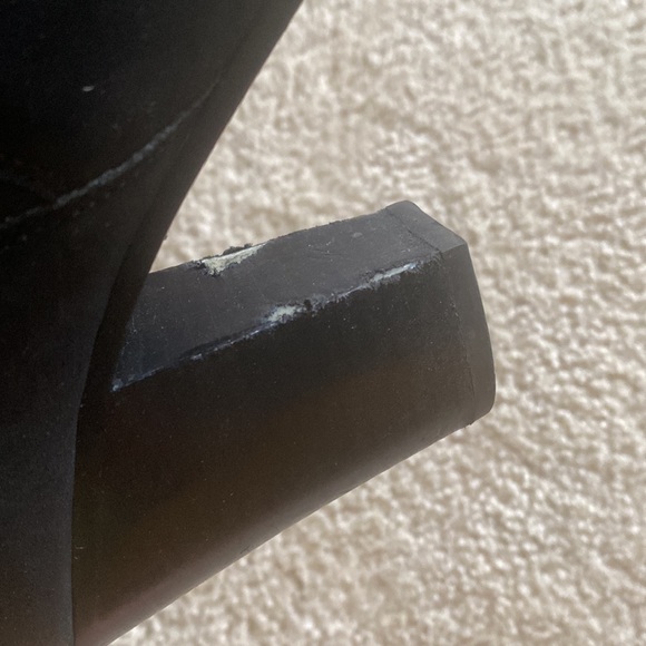 Michael Korrs Booties - Picture 2 of 3